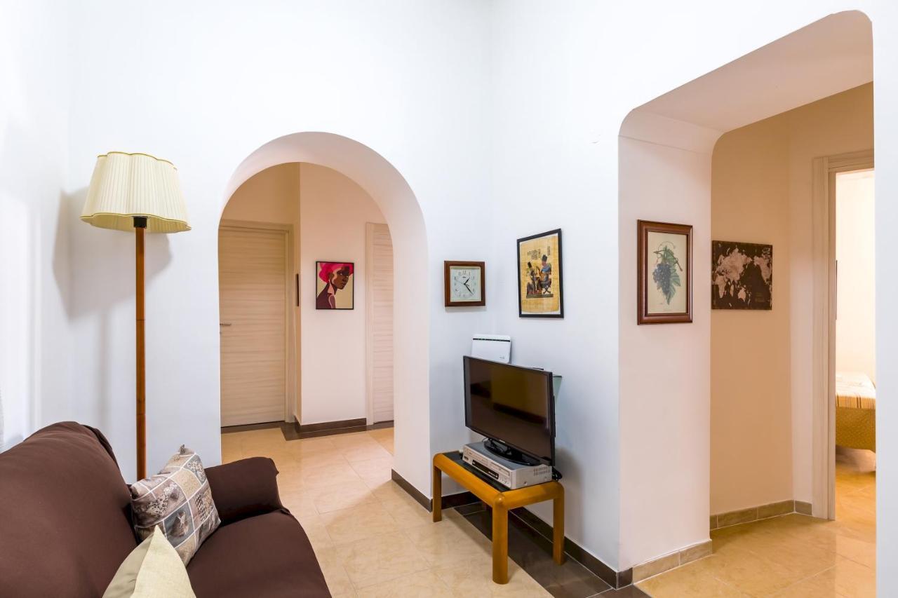 Rione Emanuele III - 4 Bedroom Apartment Napoli Dış mekan fotoğraf
