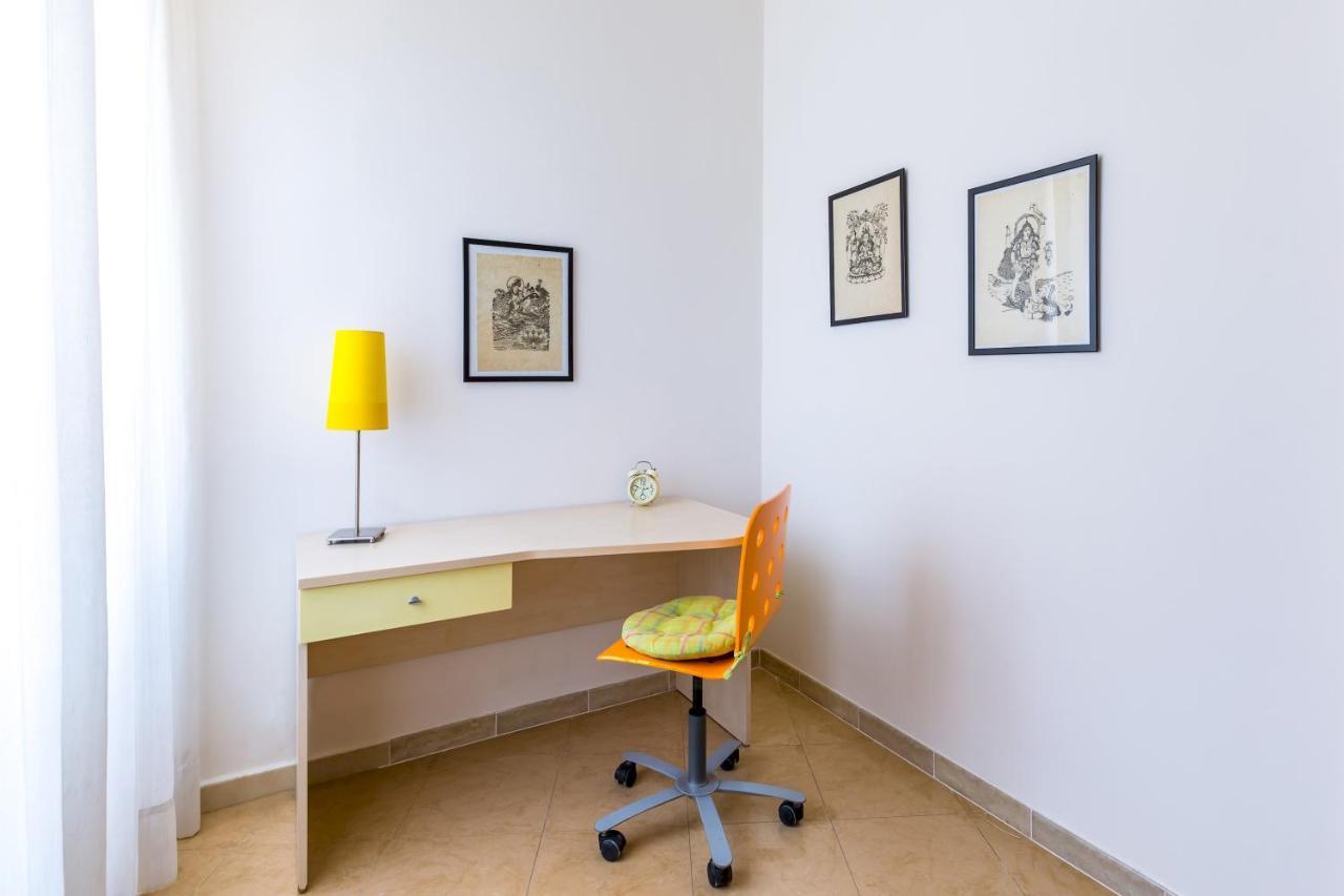 Rione Emanuele III - 4 Bedroom Apartment Napoli Dış mekan fotoğraf