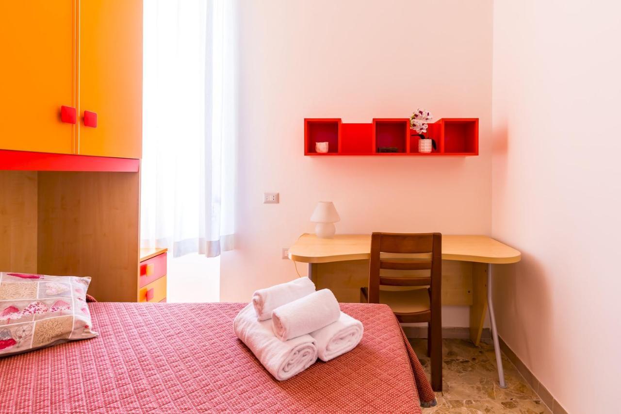Rione Emanuele III - 4 Bedroom Apartment Napoli Dış mekan fotoğraf