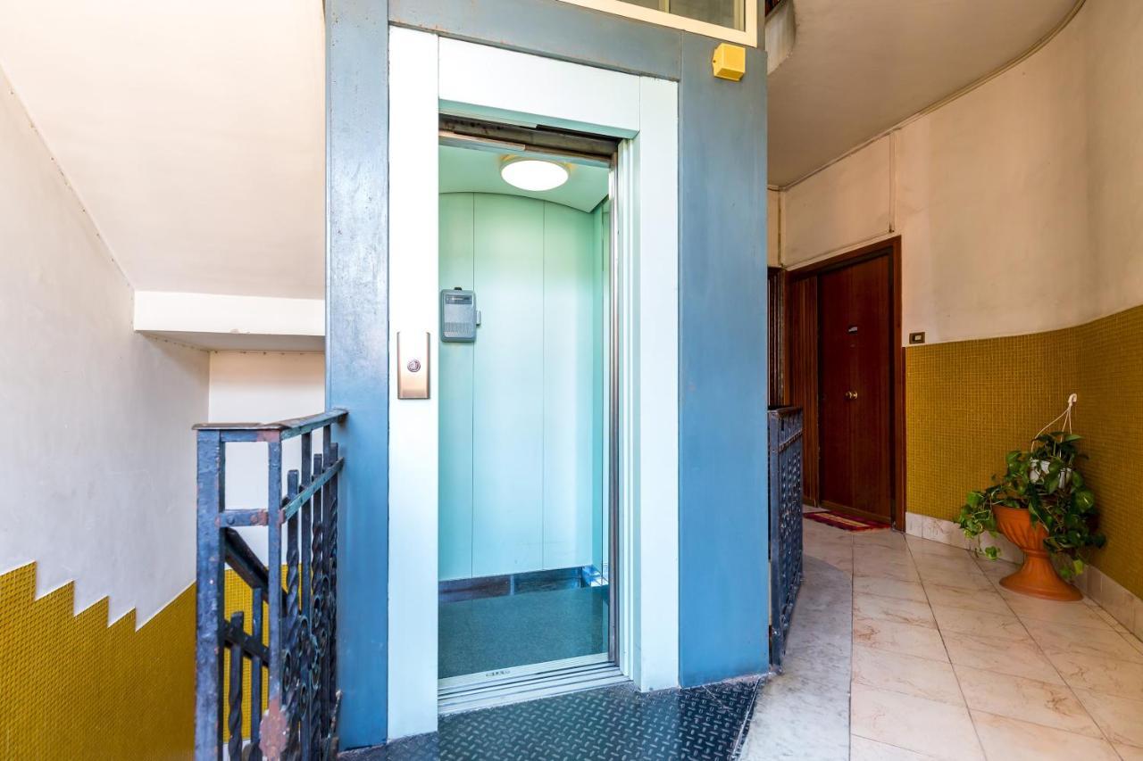 Rione Emanuele III - 4 Bedroom Apartment Napoli Dış mekan fotoğraf