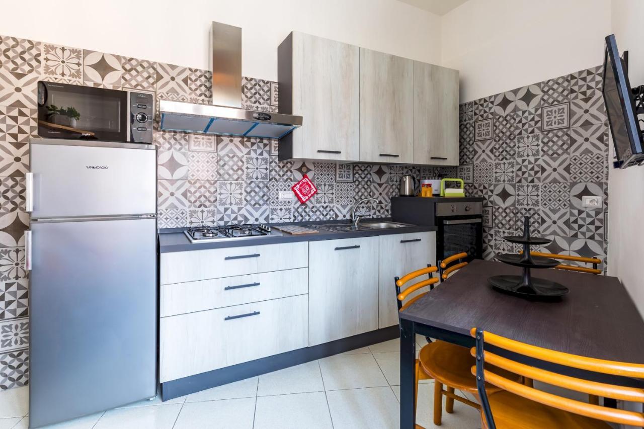 Rione Emanuele III - 4 Bedroom Apartment Napoli Dış mekan fotoğraf
