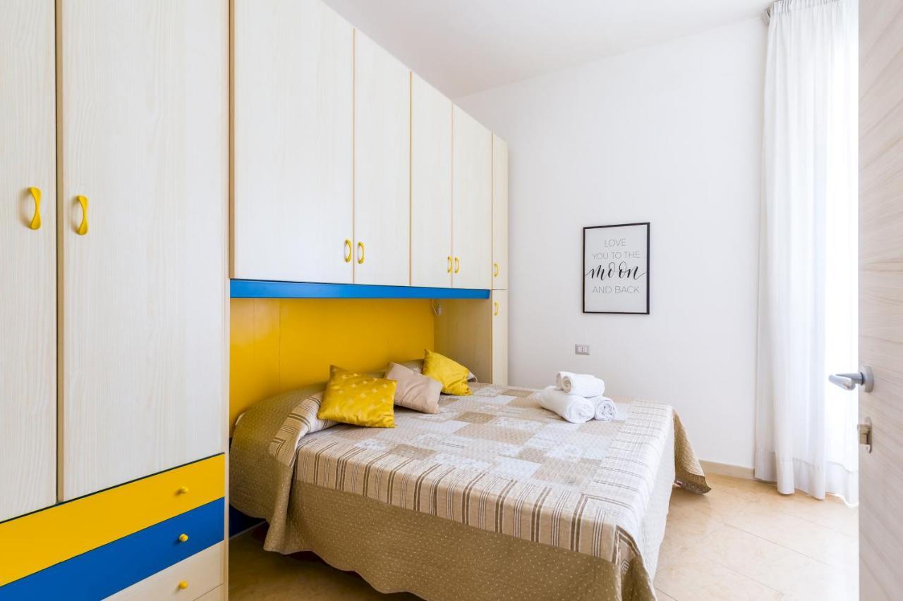 Rione Emanuele III - 4 Bedroom Apartment Napoli Dış mekan fotoğraf