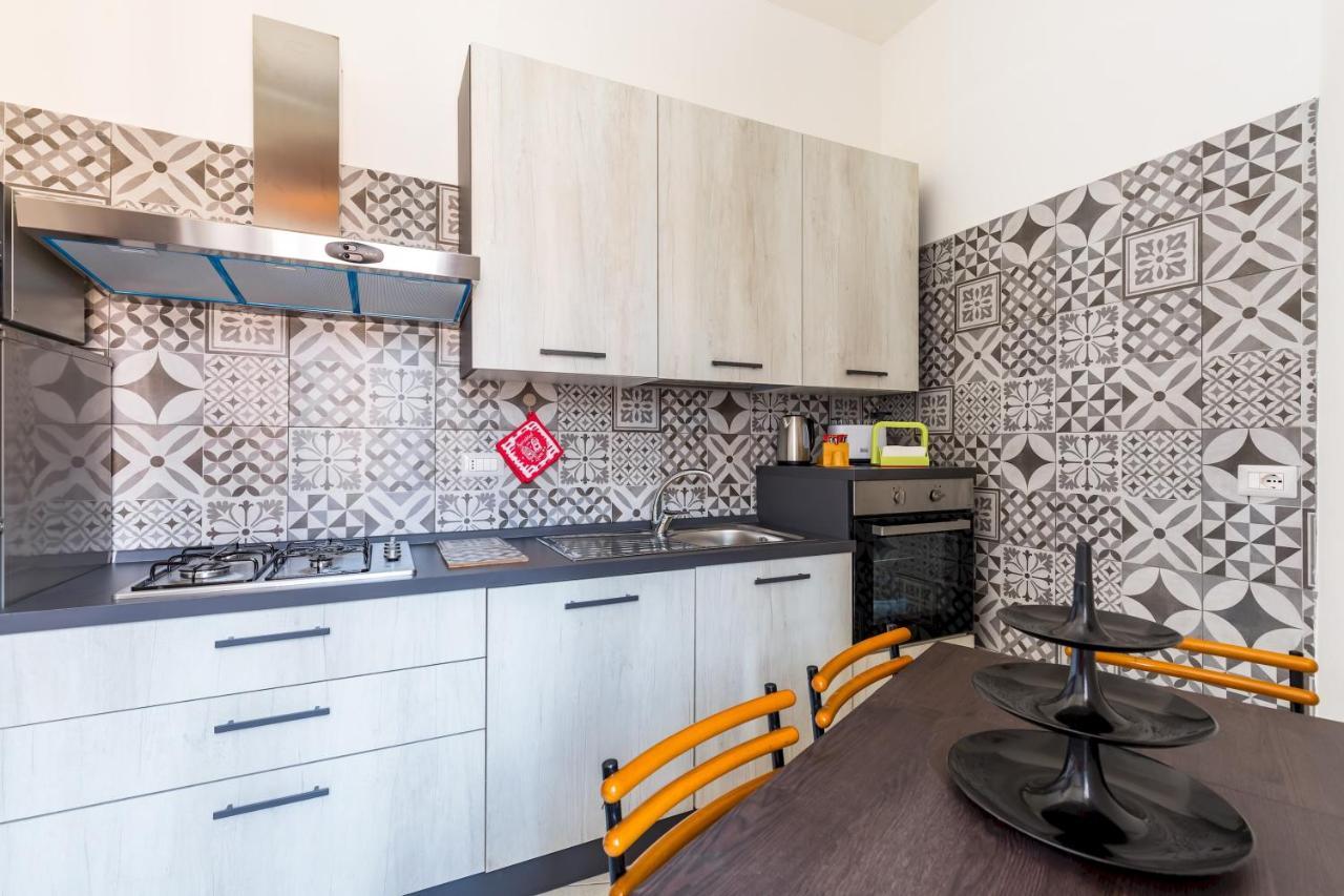 Rione Emanuele III - 4 Bedroom Apartment Napoli Dış mekan fotoğraf