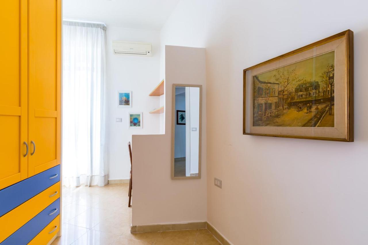 Rione Emanuele III - 4 Bedroom Apartment Napoli Dış mekan fotoğraf